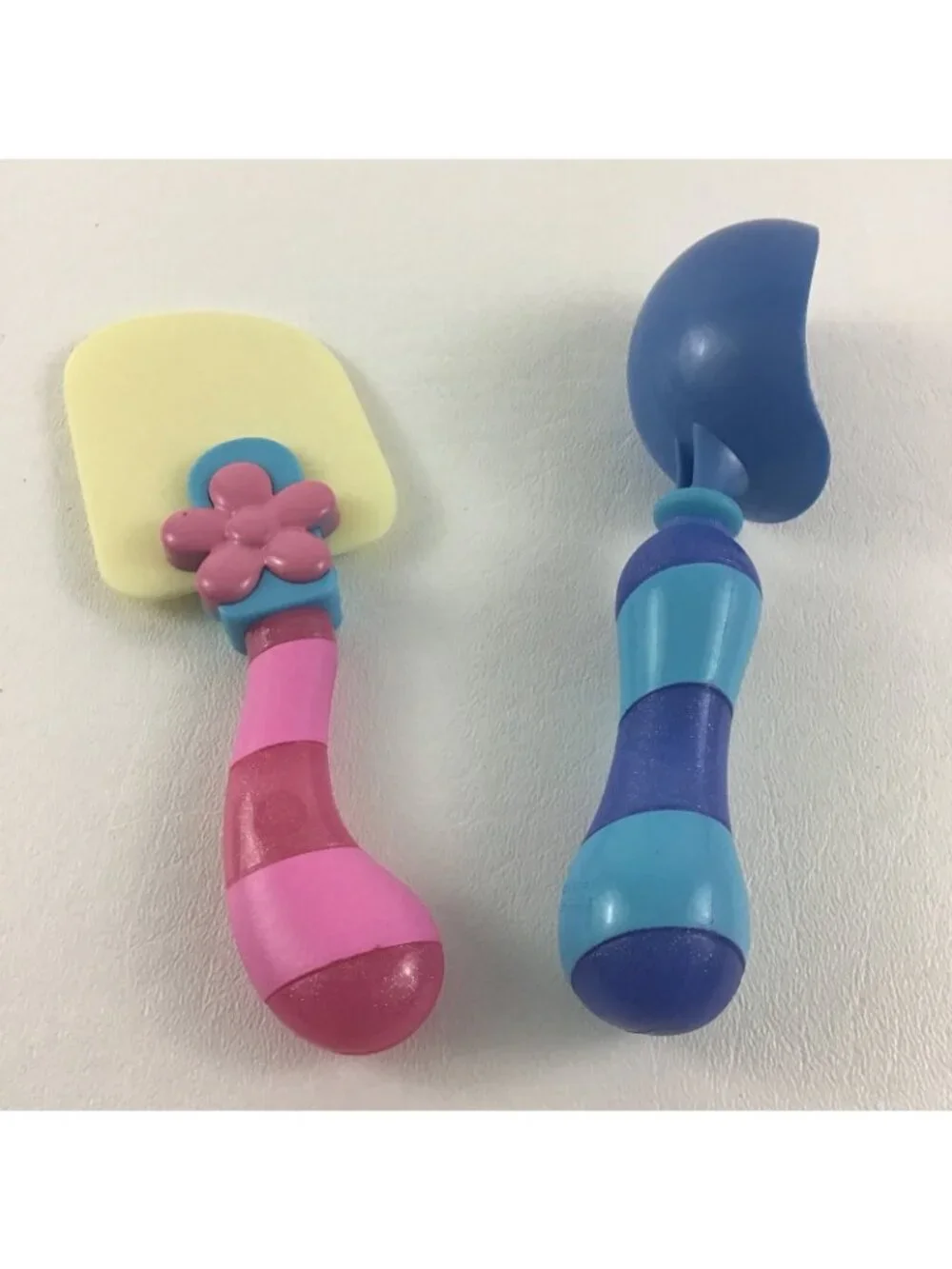 Disney Jr Alice's Wonderland Baker's Bag Playset Cupcake Whisk Scoop Rolling Pin